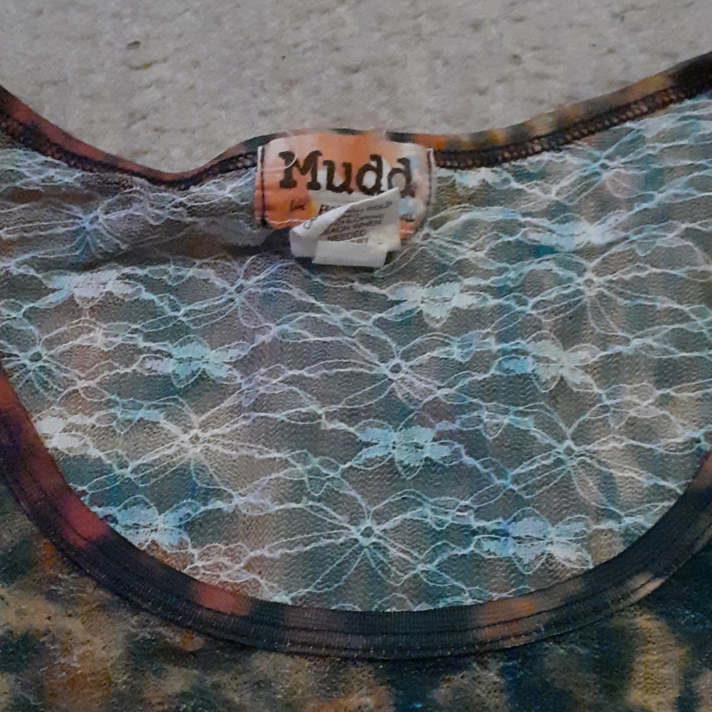 Shirt - Picture 3 of 4